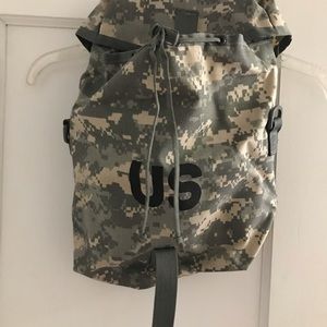 2 Camouflage hydration packs